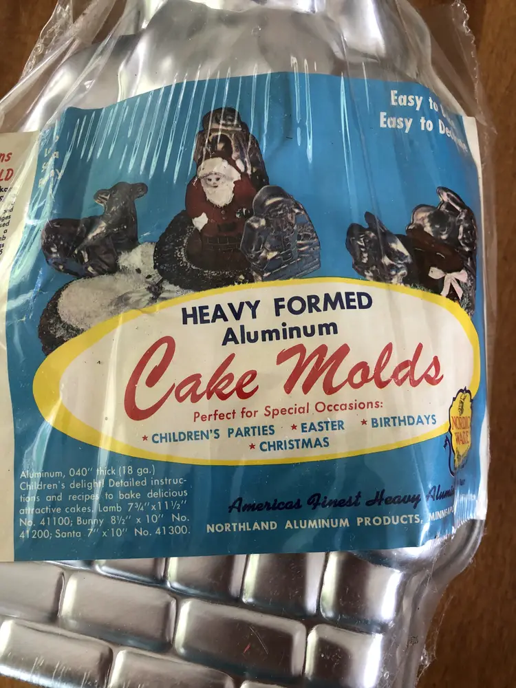 Vintage New Nordic Ware Heavy Formed Aluminum Cake Mold 3D Santa Claus Sealed