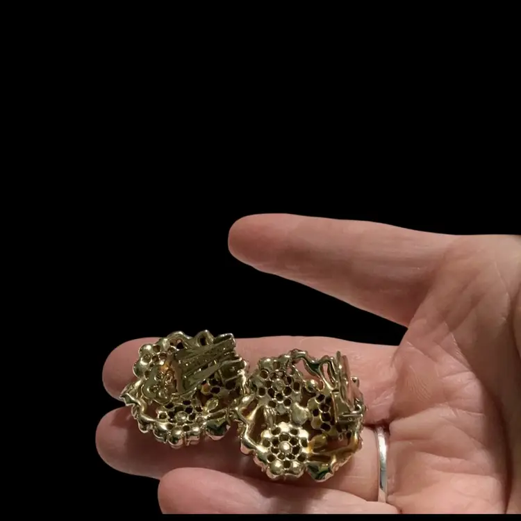 Vintage Goldtone Kramer? Clip Earrings. With  AB  Light Blue Stones & Tiny Faux Pearls. Goldtone Accents Of Tiny Leaves. Gorgeous Earrings!!!