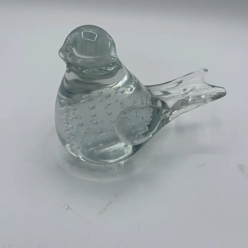 Dove Paperweight Controlled Bubbles 4.25 Inches