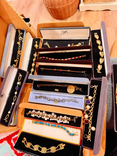 I Bought A Massive 1980’s New Old Stock Jewelry Collection 