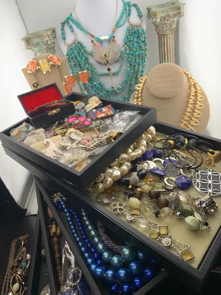 It’s Snowing AGAIN Jewelry Show 