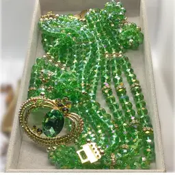 120. Crystals Green Full Set