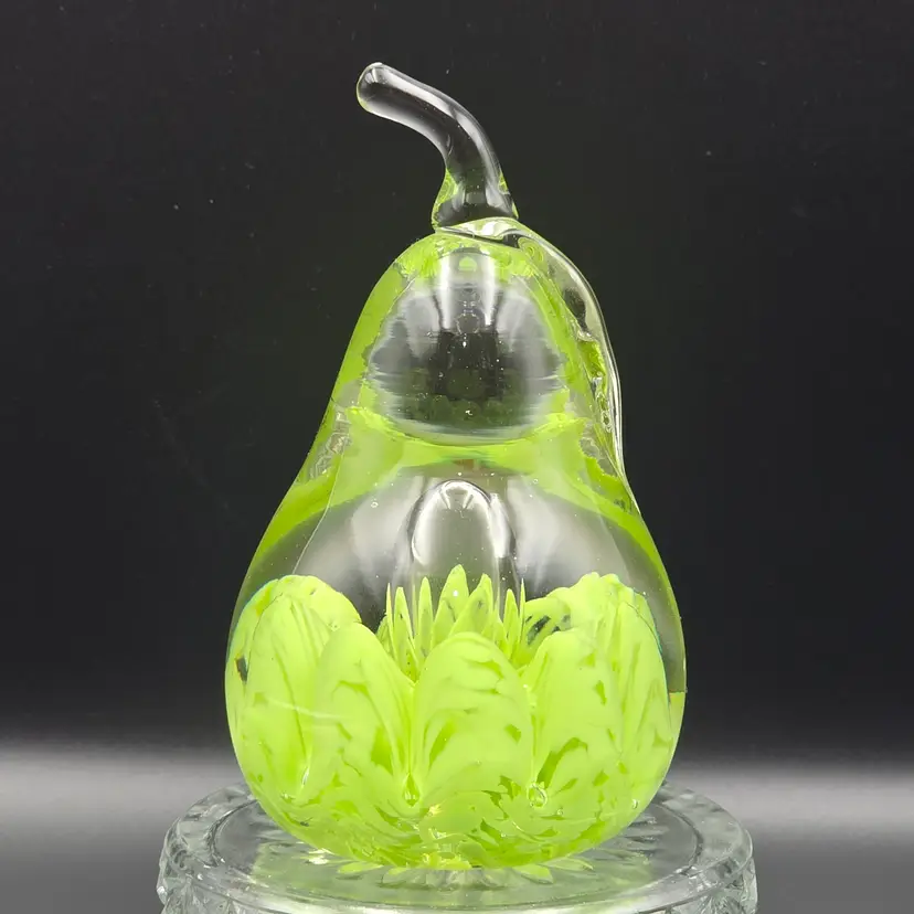 St Clair Pear Paperweight Green Ribbon Controlled Bubble