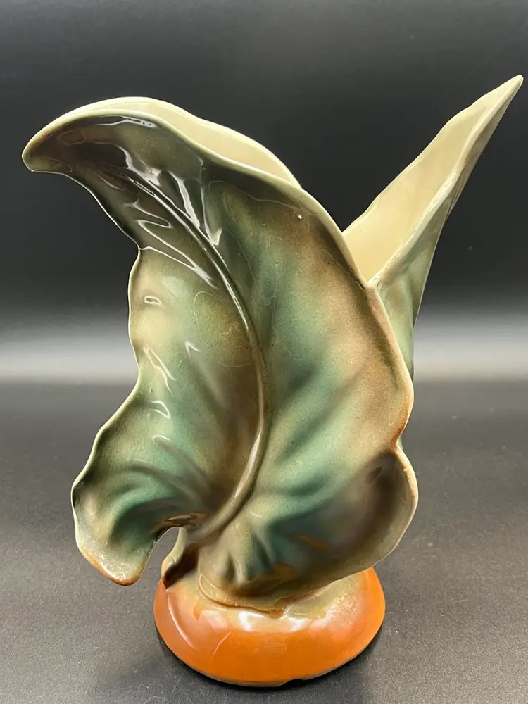 Vintage Shawnee Pottery Banana Leaf Vase