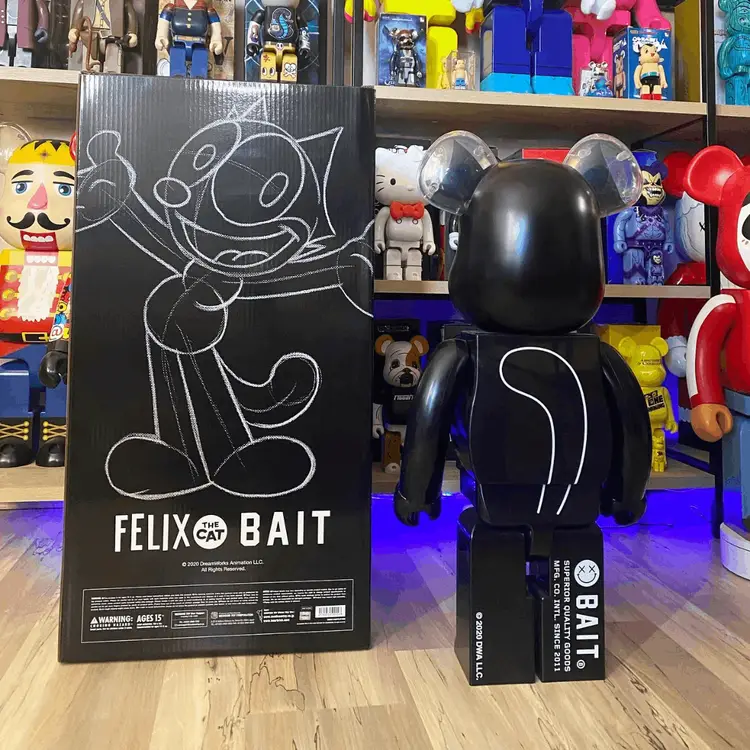 Bearbrick 1000% UGG