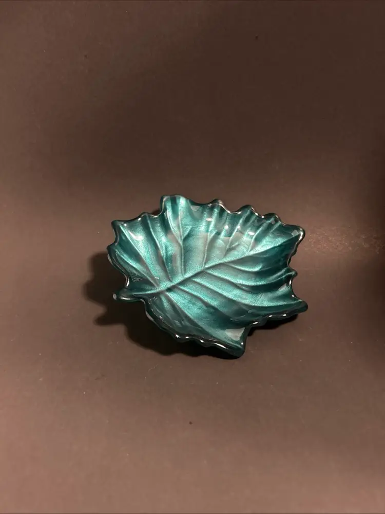 Vintage Glass Dark Green Leaf Candy Dish Decorative Art Tray.