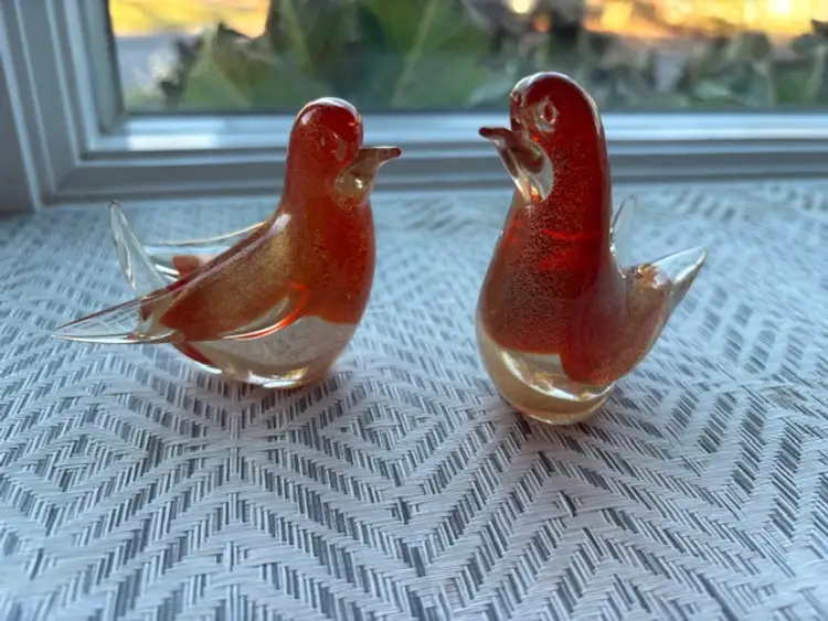 Seguso Murano Red with Gold Polveri Art Glass Bird Figurines