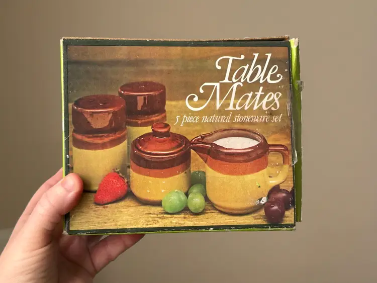 Vintage Stoneware Table Mates Creamer, Sugar With Lid, Salt And Pepper Shakers Set. In Original Box