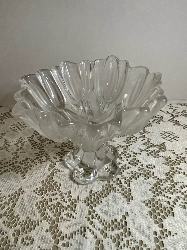 Vintage Mikasa Style Crystal Tulip Frosted Satin Glass Bowl 5.75” X 6.5”