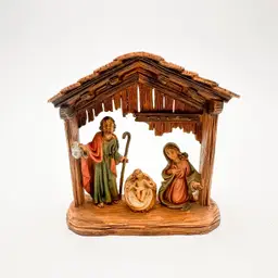 Nativity Made in Italy Christmas Holy Family One Piece Plastic 4.5"H 4.25"L B25