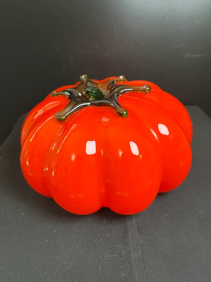 Very LARGE Art Blown Glass Tomato w/ Stem & Leaves (I believe this may be a Beef Steak Tomato-;) )-Lot 50