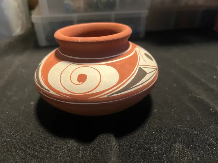 Signed El Tmipode Quibor Tera Versus? Pottery Vase