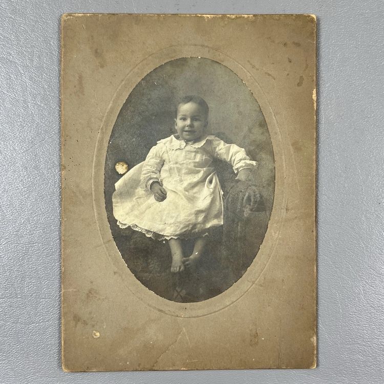 Antique Portrait Photo Sweet Barefoot Baby In Pretty Dress Cabinet Card 5x7"