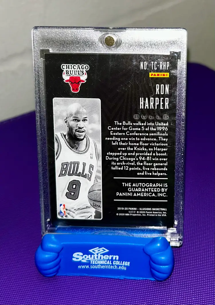 Ron Harper Trophy Collection Autographed Card