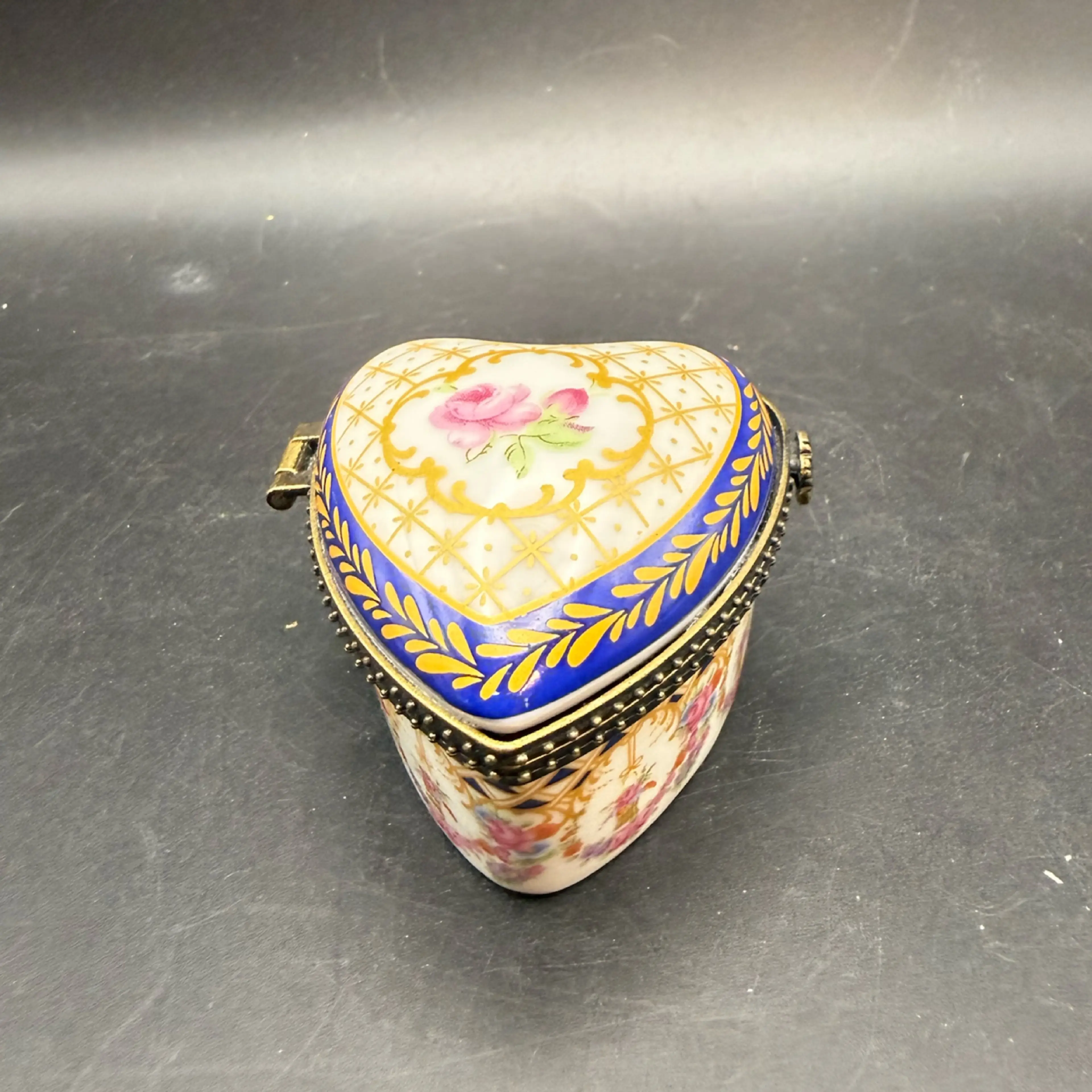 Image 1 of 6