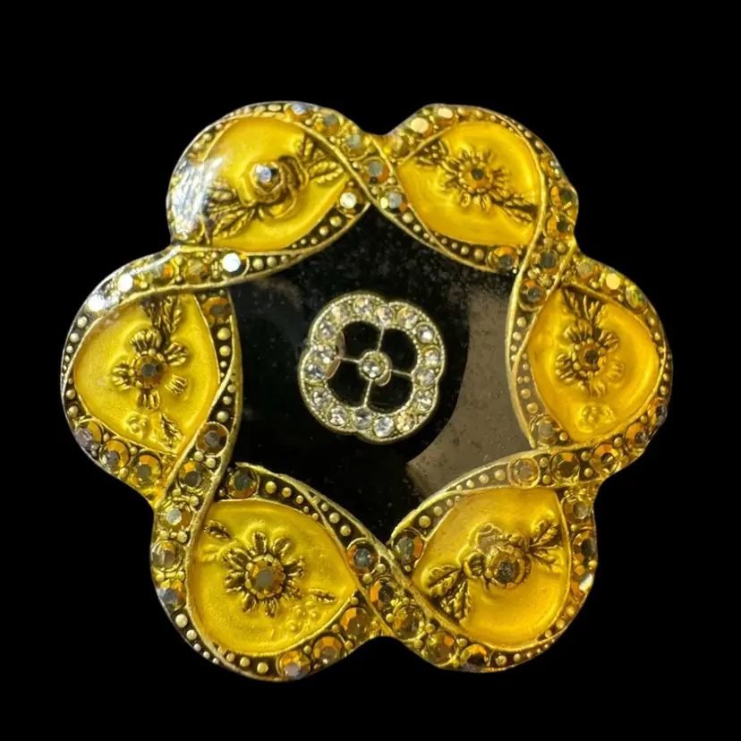 1.5” Brooch Pin Flower Yellow Gold Tone Round With Flowers Vintage Unmarked