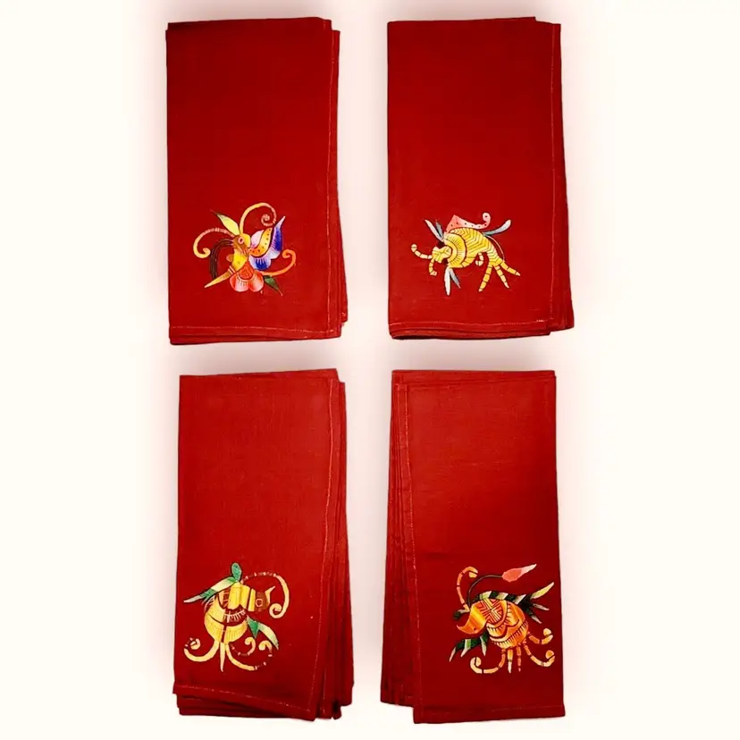 Vintage Set of 4 Cloth Napkins with Embroidered Sea Creatures