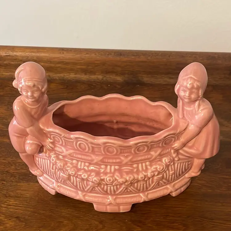 Planter Boy and Girl Dutch Sweethearts Vintage Pink Mid Century