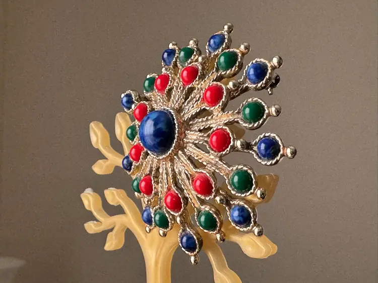 Vintage Sarah Coventry Gold Tone Brooch With Blue Red And Green Cabochons