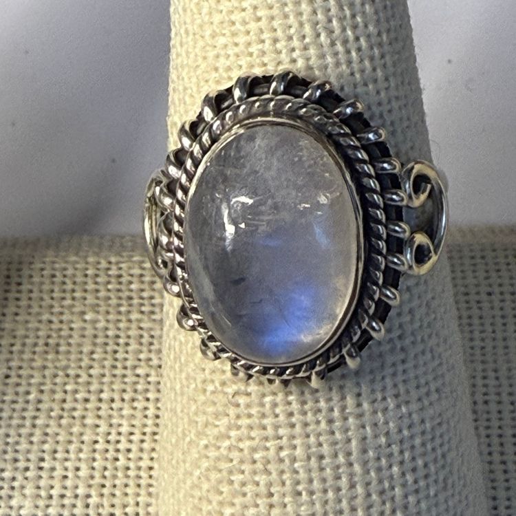 Rainbow Moonstone Sterling Silver 925 Ring Size 8