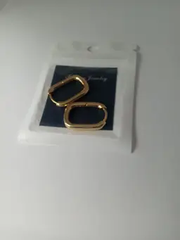 #03 GOLD TONE HOOP EARRINGS