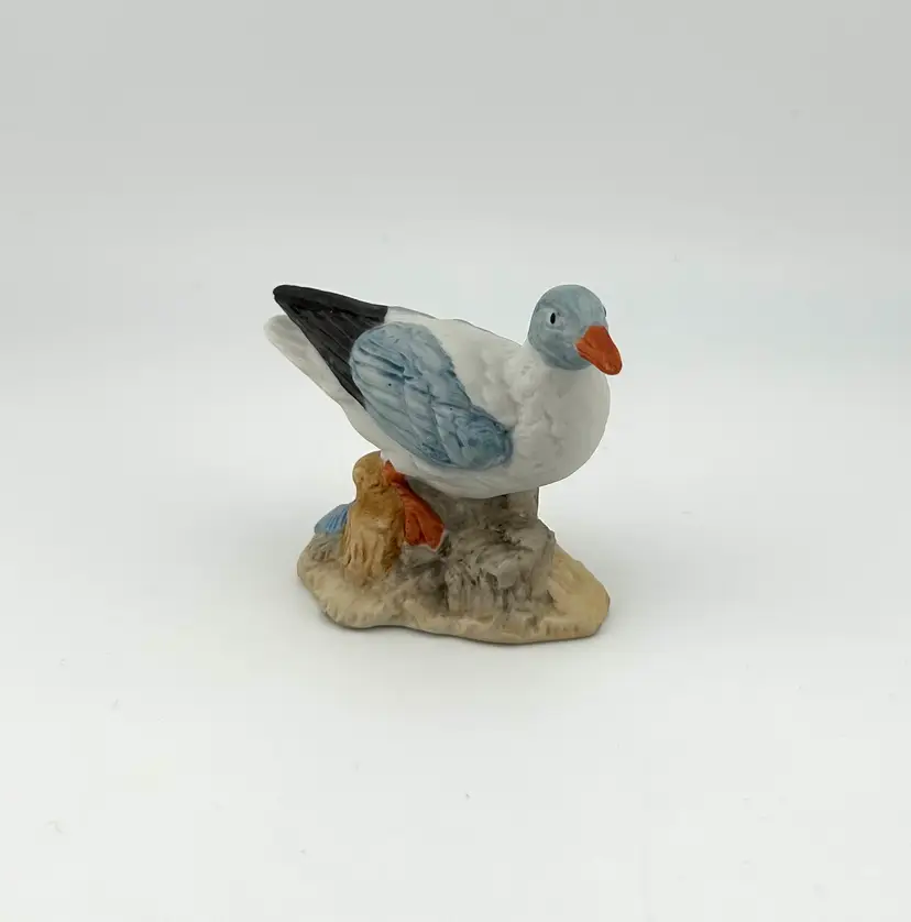 Vintage Porcelain Seagull Figurine 2.75βx 1.5βx 2.25β