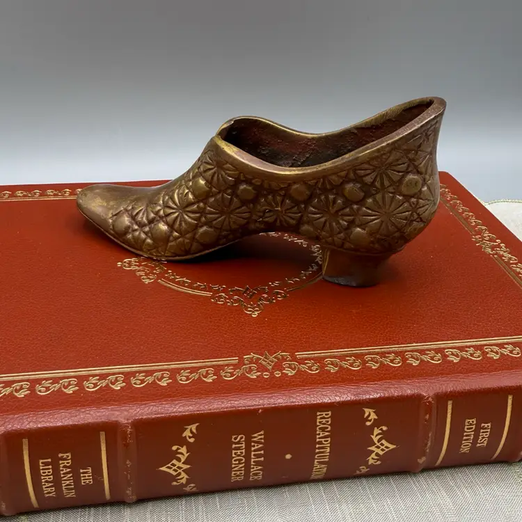 Vintage Victorian Brass Shoe Figurine – Daisy and Button Pattern 5”x3”
