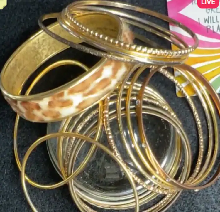 Bundle of 18 Bracelets - Y2K