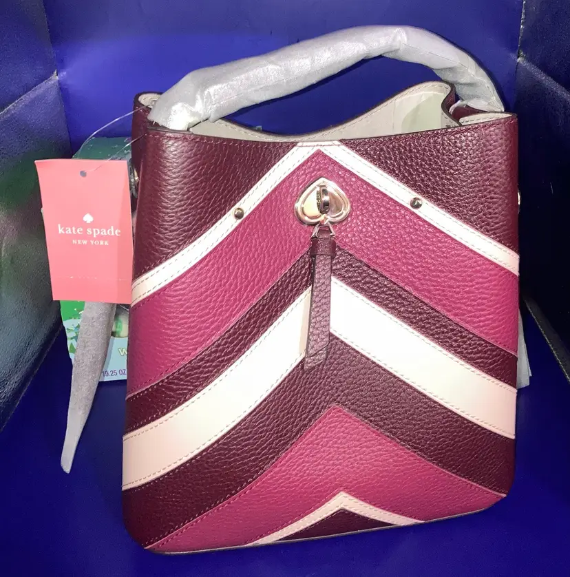 Kate Spade Marti Chevron Small pebbled leather Bucket Bag - New with Tags $275 Retail