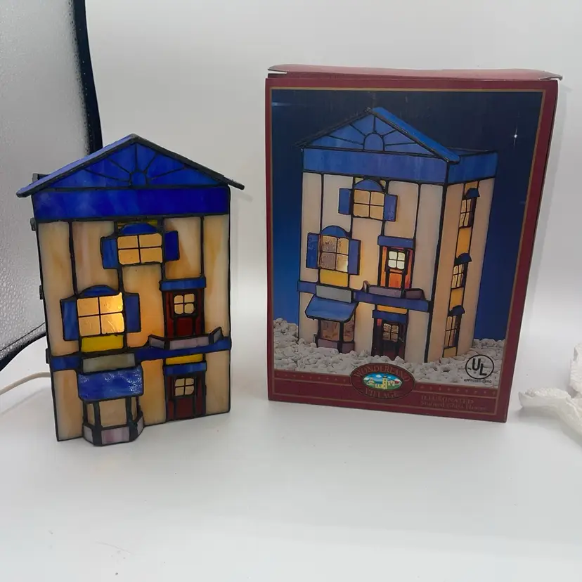 HTF Wonderland Village Stained Glass House Light Up Decor 8.5 x 5”