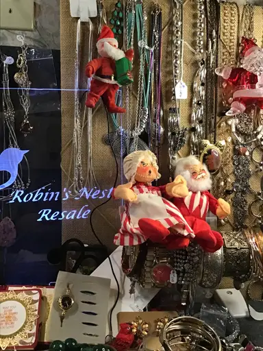 Jewelry and maybe more Pop up