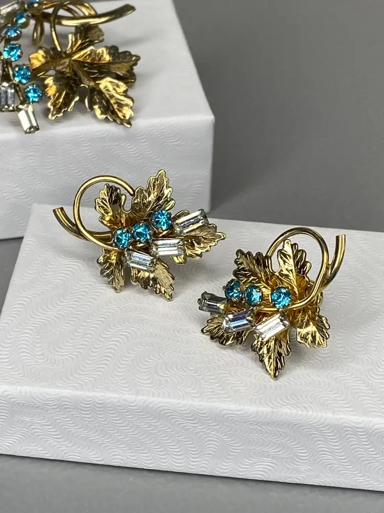 Vintage Carl Art 12kt Gold Filled Aqua Blue Clear Rhinestone Brooch & Earrings