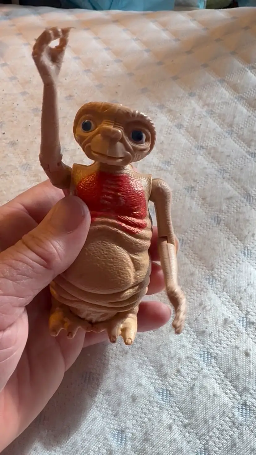 E T Figure 4” Moveable Neck 80’s Figurine