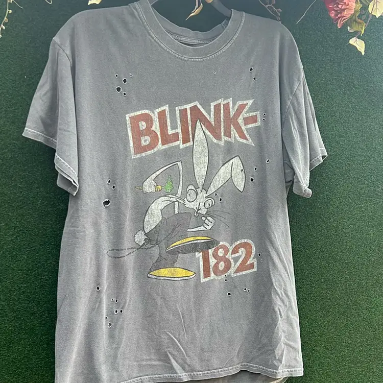 Blink. 182 Gray T-Shirt. Size Medium Large.