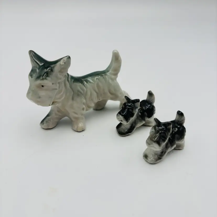 Vintage Japan Scottish Terrier Scotty Dog Ceramic Figurine Mama and Pups 3pcs