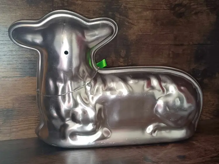Vintage Metal Easter Lamb Cake Pan