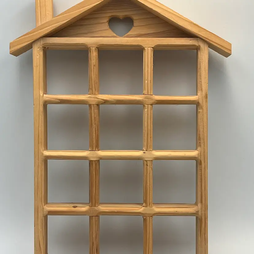 Wooden Trinket Shelf With Heart