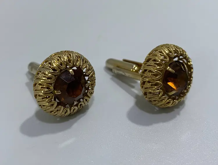 Vintage Unbranded Gold Tone Round with Brown/Dark Amber Faux Gem Cufflinks