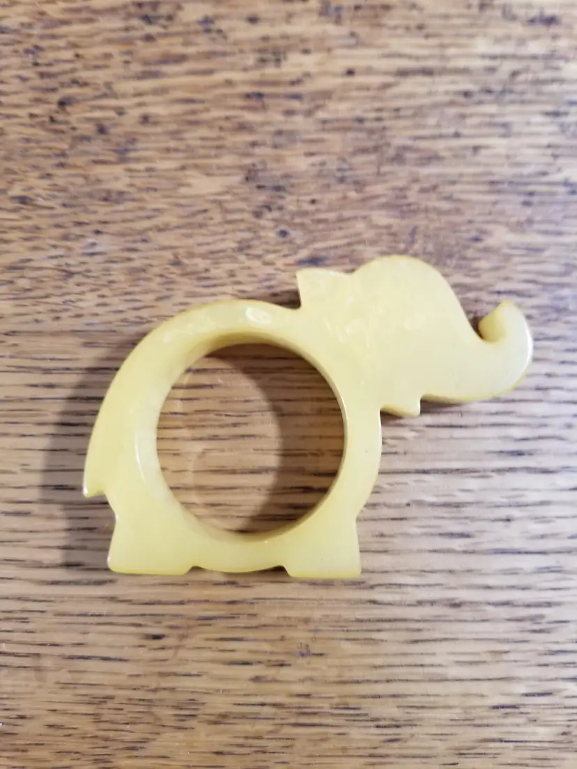 Vintage Elephant Bakelite Catalin Napkin Ring
