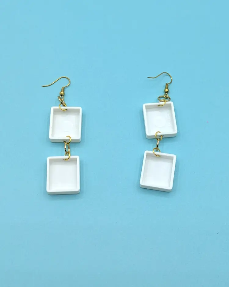Quirky Tile "Hi" Letter Chain Dangling Earrings