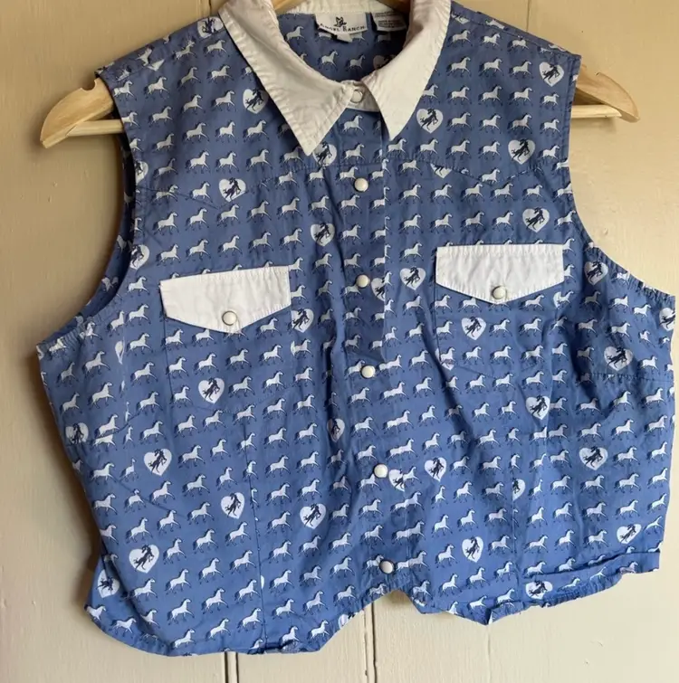 ANGEL RANCH 100% COTTON HORSE PRINT BUTTON UP TOP SIZE L