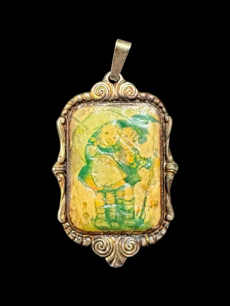 #01 23. 1982 W. Germany Silver Plated Hummel Pendant