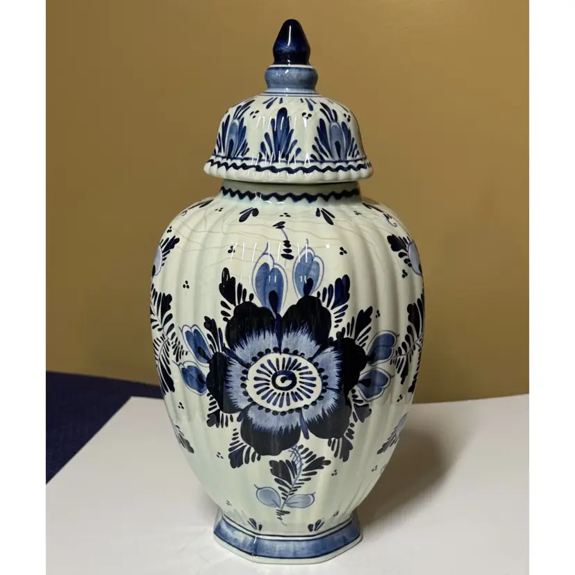 DELFT BLUE GINGER JAR LIDDED VASE HAND PAINTED made in Holland 13” tall H.54