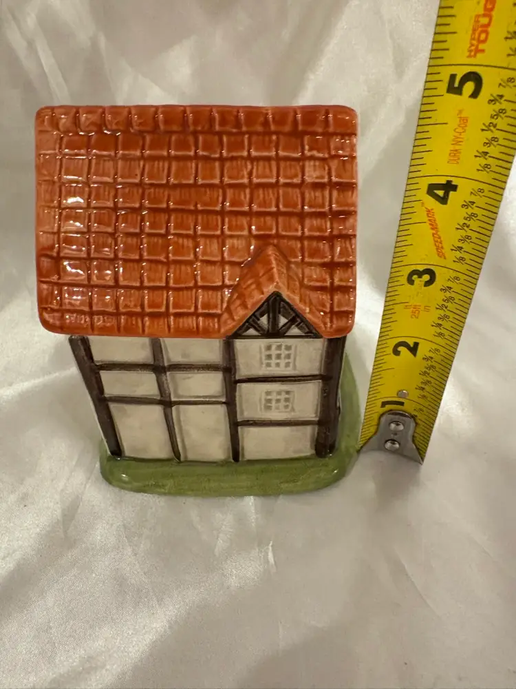 Vintage house sugar dish as is. chip inside