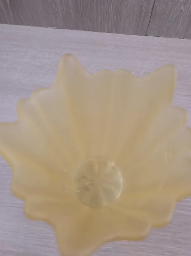 Vtg Viking Art Glass Yellow Handkerchief Vase Satin Made U.S.A Original Label