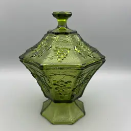 Vintage Anchor Hocking Avocado Green Grape Pedestal Candy Dish Lid 8”