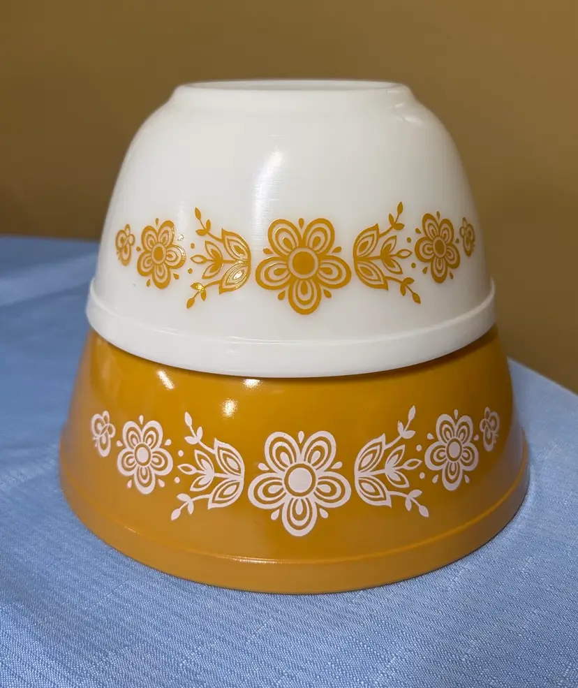 Pyrex butterfly gold Nesting Mixing Bowls Set of 2 - 402, 403