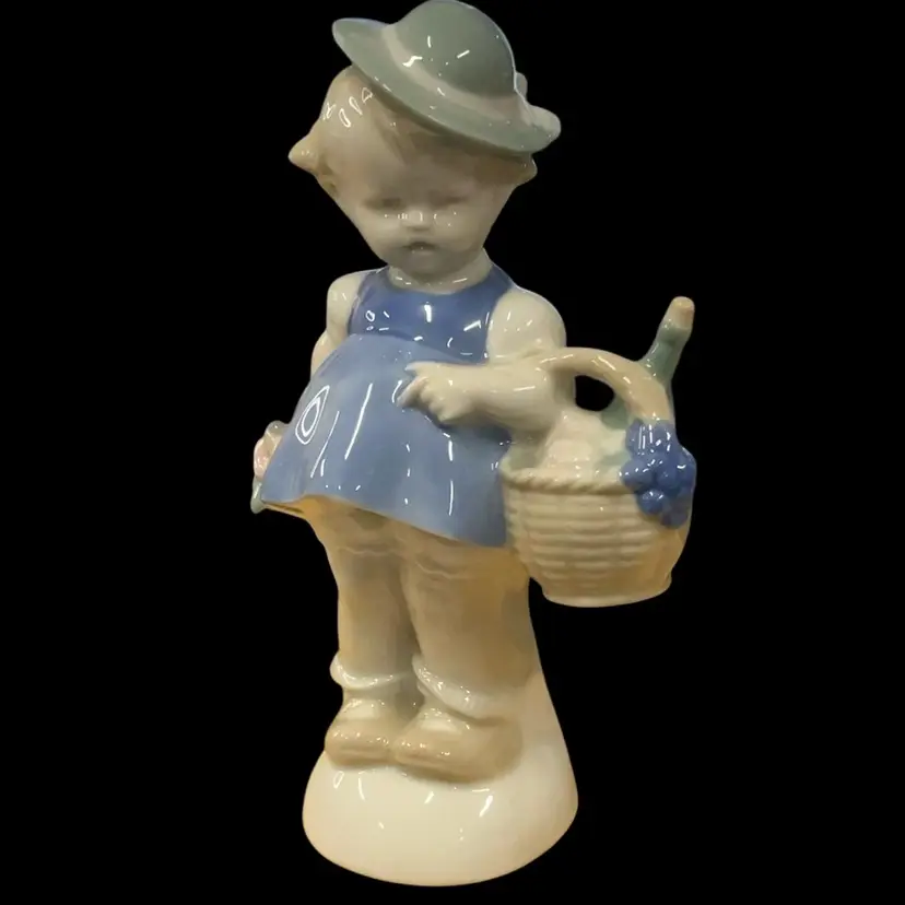 Grafenthal Germany Girl W/ Basket Figurine 6β