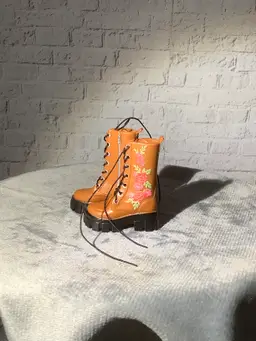 Brown Flower Minibrand Boots