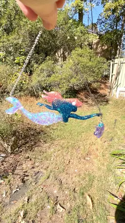 Sparkling Pink Haired Mermaid 🧜‍♀️ Hanging Wall Decor/ Suncatcher. Handmade In Resin & Glitter By Me 🫶🩵. 9” Stainless Steel Chain. Total  Hanging Drop Length 5”.